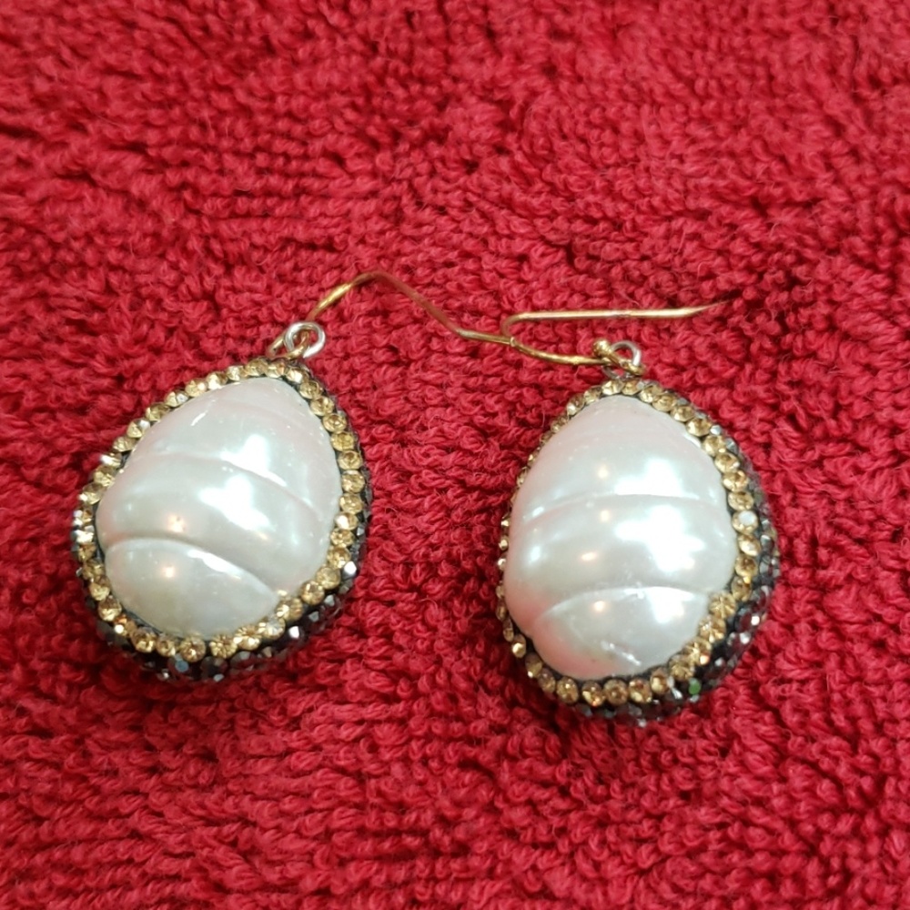 Earrings, oval shaped beaded